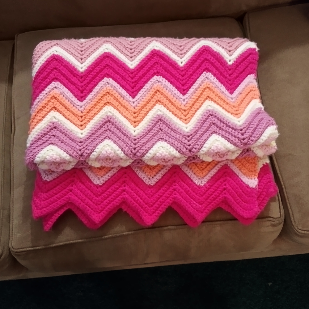 Colorful Chevron Knit Blanket